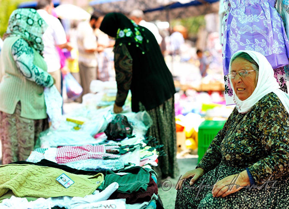 Veräuferin auf dem Wochenmarkt