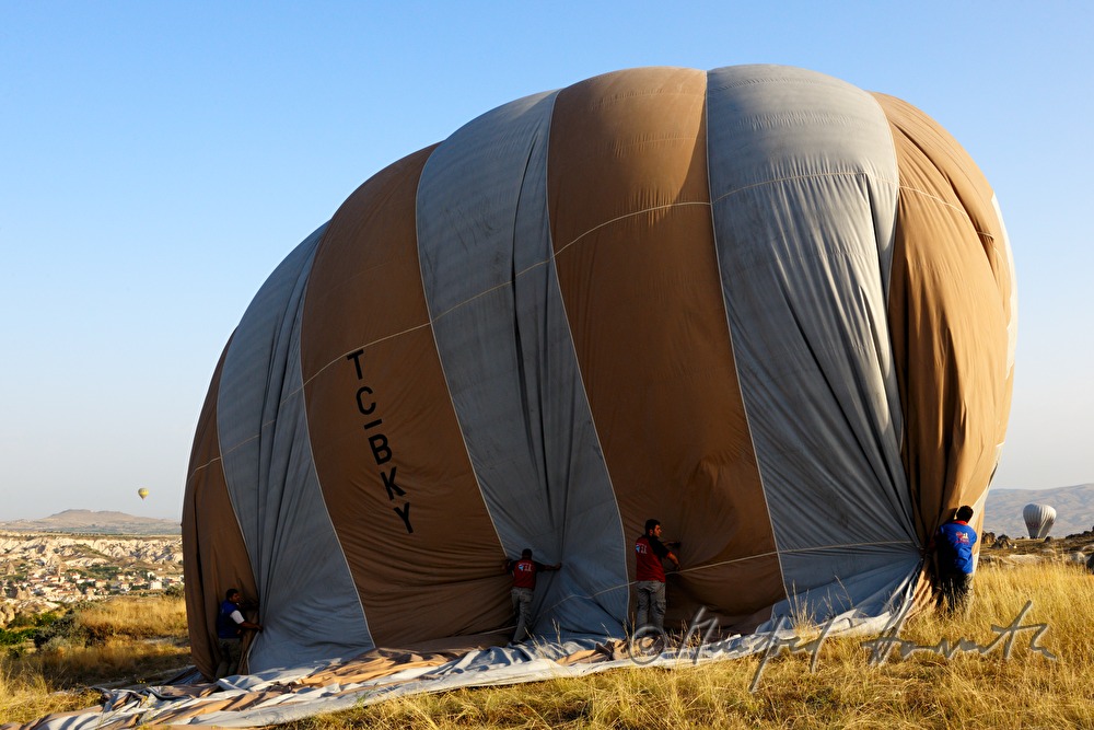 Heißluftballon nach der Landung