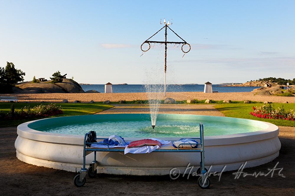 Brunnen und Bett am Strand im Kurpark (Siebenschläfertag)