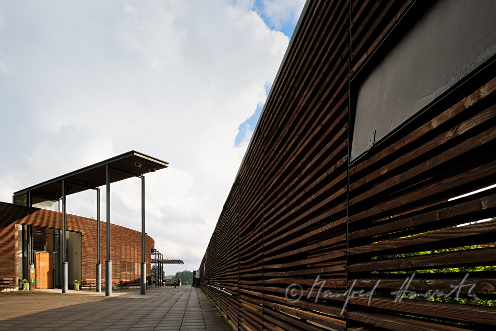 Eingang und Hauptfassade des Lusto (Finnisches Forstmuseum)