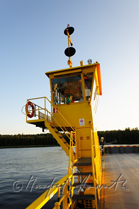 Steuerturm und Führerstand der Autofähre