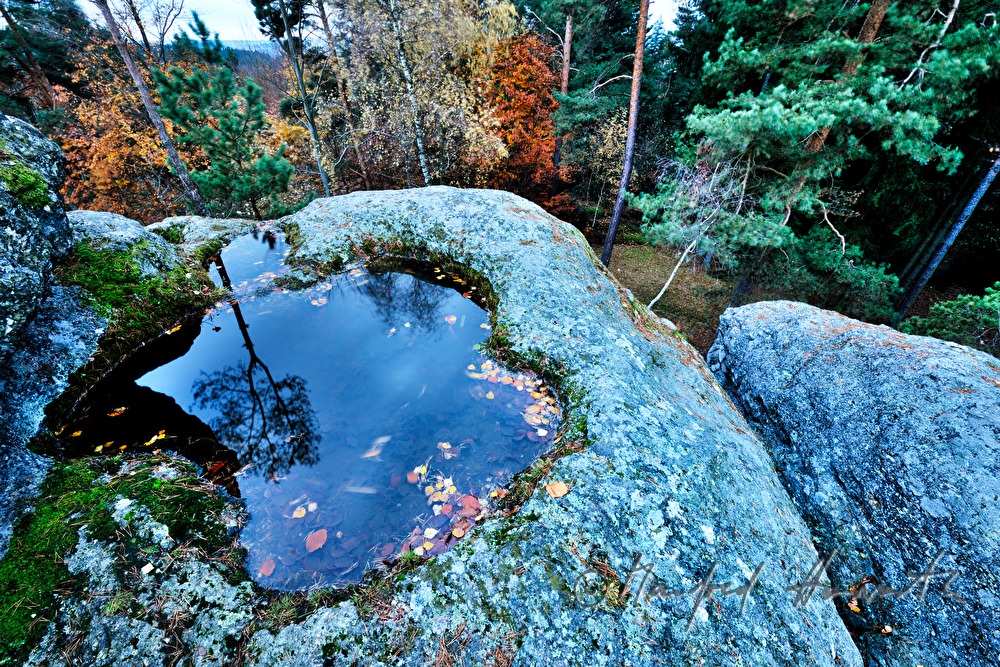 Heidenstein mit seinen permanent mit Wasser gefüllten Schalen