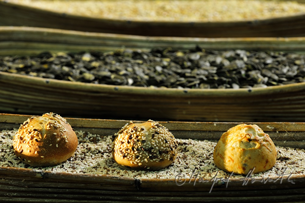 frisch gebackenes Jourgebäck und Kornspitz