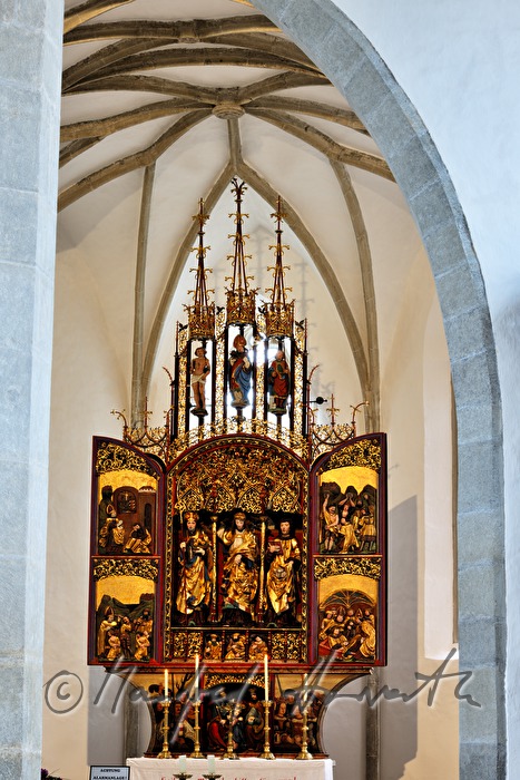 gotischer Flügelaltar und Kreuzrippengewölbe in der Filialkirche von 1524