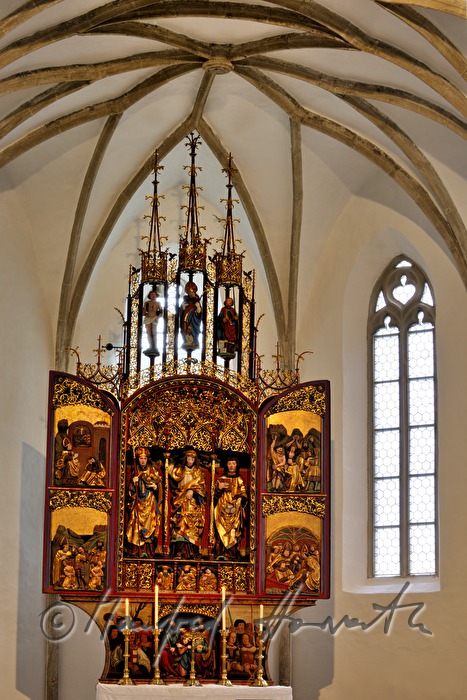gotischer Flügelaltar und Kreuzrippengewölbe in der Filialkirche von 1524