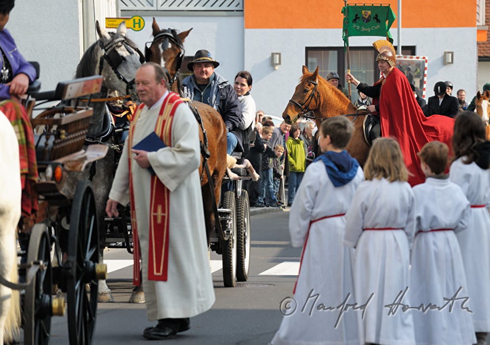 Darsteller des Heiligen Georg bei der Pferdewallfahrt (Georgiritt)