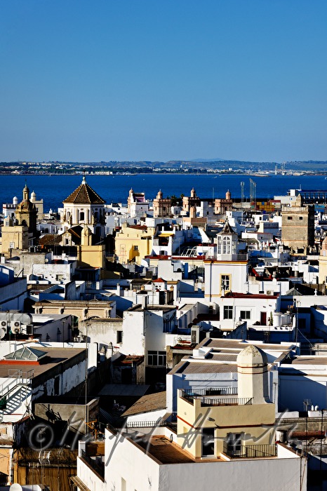 Blick vom Torre Tavira zum Hafen