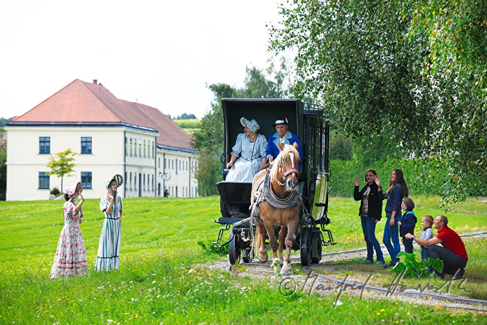 Nostalgiefahrt der Pferdeeisenbahn Kerschbaum