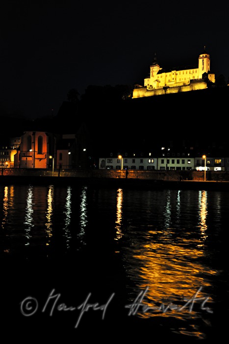 Festung Marienberg am Mainufer