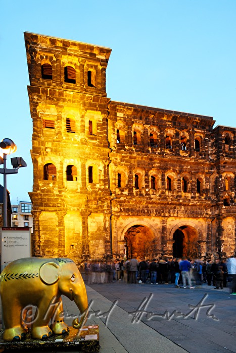 Römisches Stadttor (Porta Nigra) von ca. 180 n.Ch.