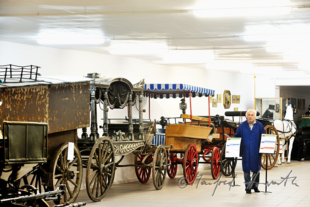 mehrspännige Kutschen und Museumsdirektor