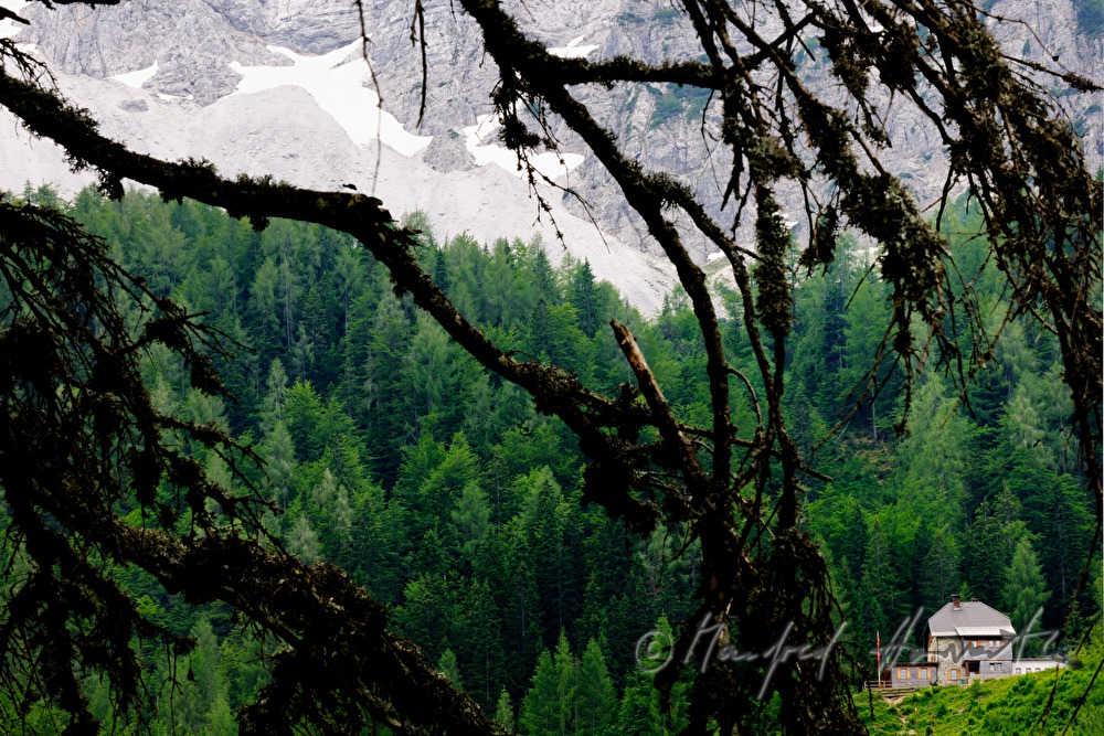 Koschuta Hütte am Fuß des Gebirgsstockes Koschuta
