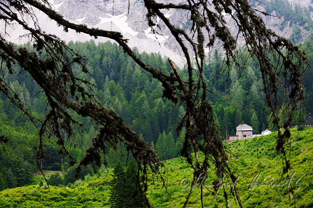 Koschuta Hütte am Fuß des Gebirgsstockes Koschuta