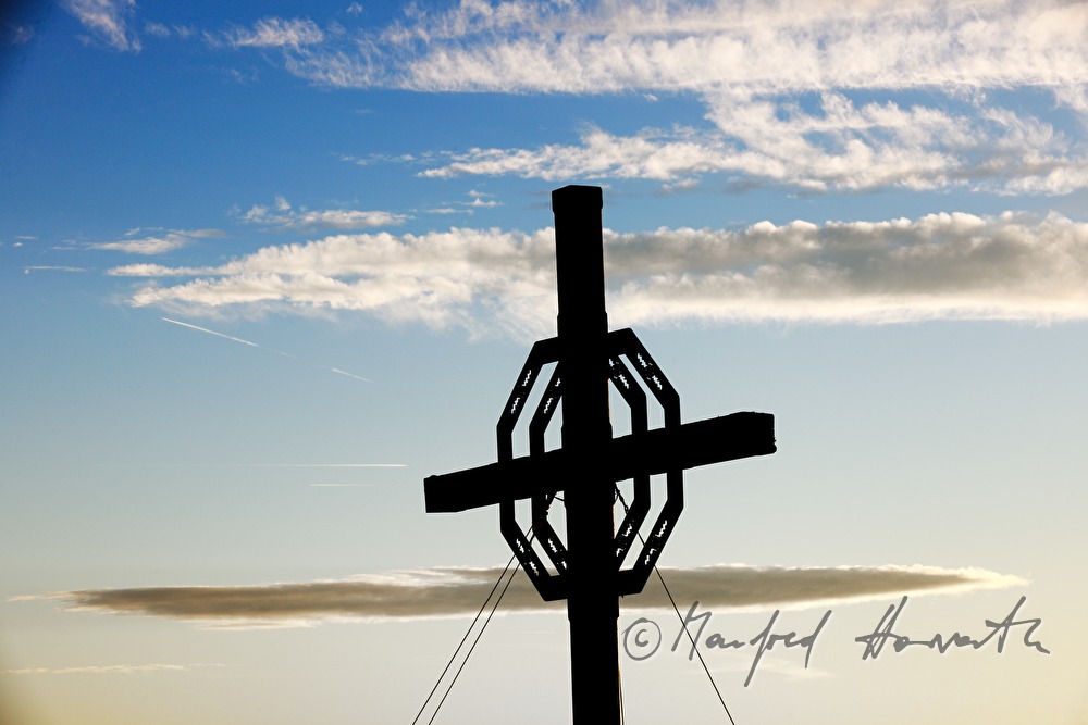 Detail des Gipfelkreuz in 1626 m Seehöhe