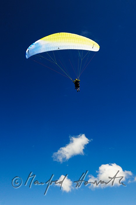 Gleitschirmflieger auf der Gemeindealpe (1626 Meter)
