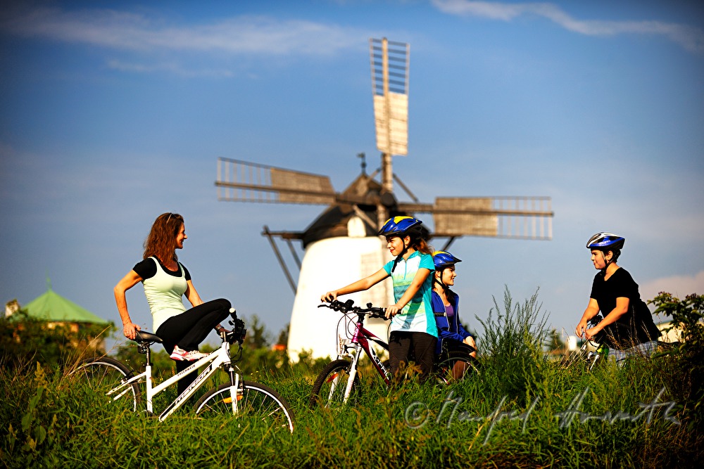 Radfahrer bei der Windmühle