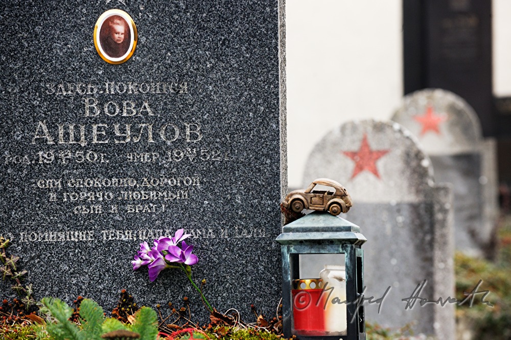 Kinder-Grab am Friedhof der Sowjet-Armee (