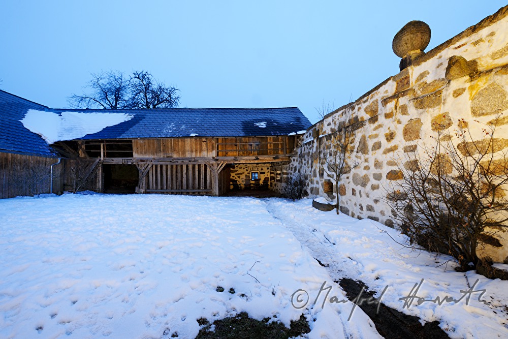 Innenhof (Steinblasshof) und Scheune