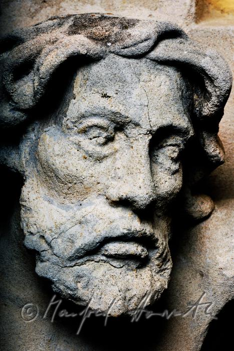 Barock-Sandsteinfigur (Engel) auf dem Kalvarienberg
