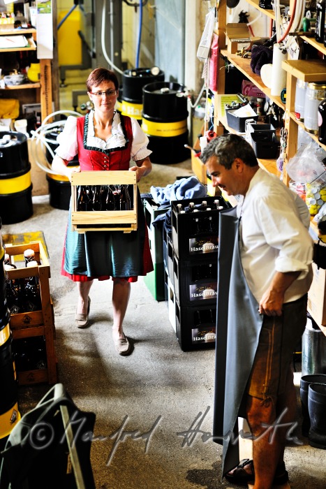 Wirt und Bierbrauer Paul Haselböck in seiner Bierbrauerei
