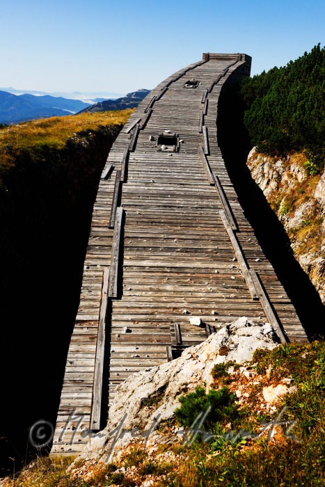 Holz-Tunnel der Zahnradbahn über der Baumgrenze (ca. 1800 m ü.d.M.)