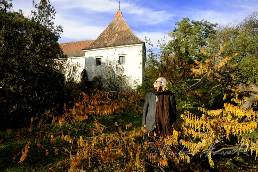 Maler Anton Lehmden im Schlosspark seines Schlosses