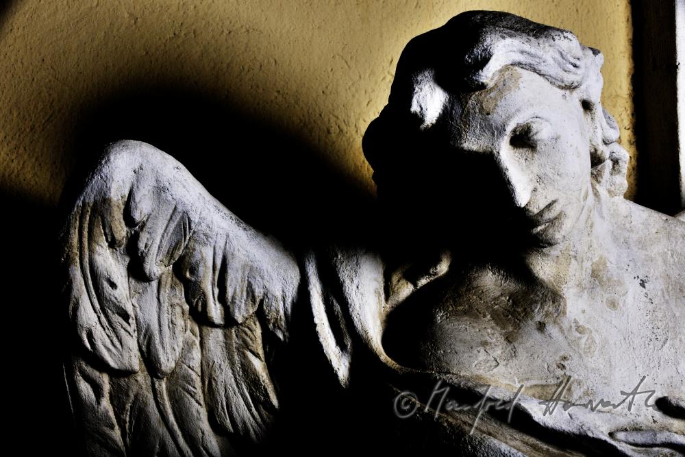 Barock-Sandsteinfigur (Engel) auf dem Kalvarienberg