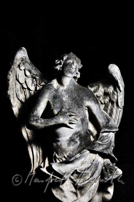 Barock-Sandsteinfigur (Engel) auf dem Kalvarienberg