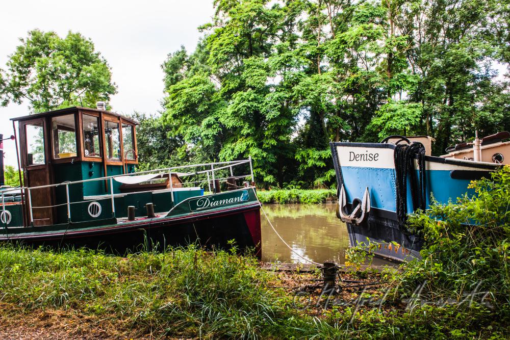 Hausboote ankern am 