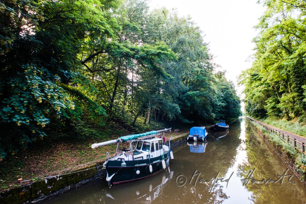 Hausboote ankern am 