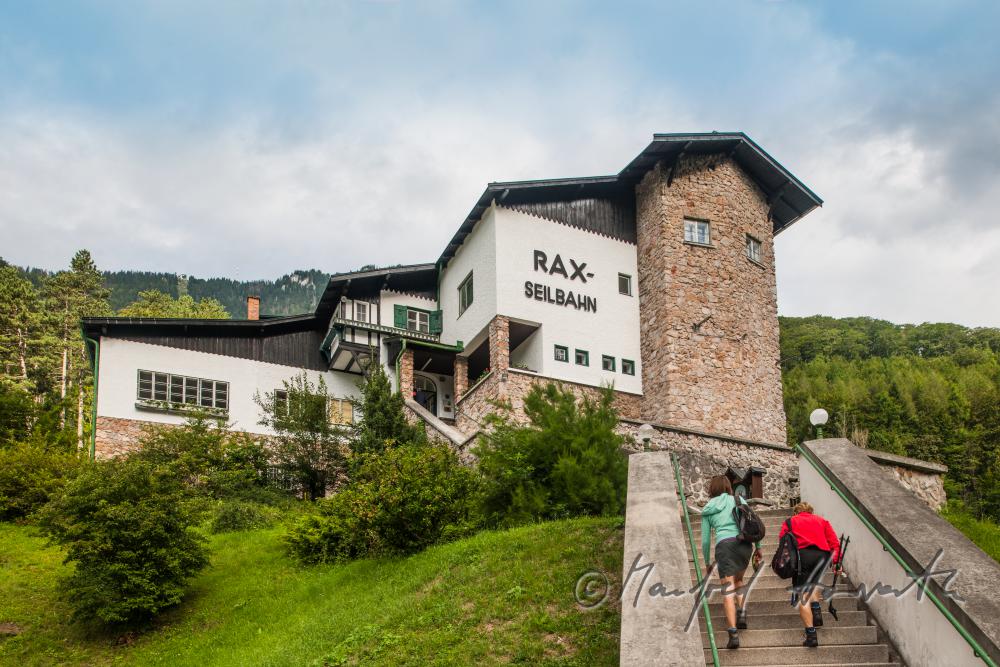 Raxseilbahn - Talstation in Hirschwang