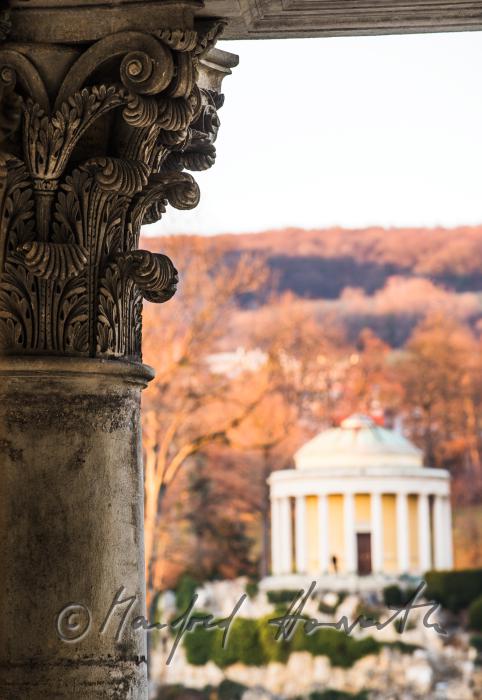 Säulen von Schloss Esterhàzy und Leopoldinentempel