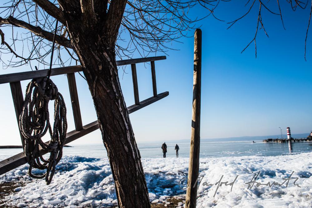 Eisstoss am Strand von Podersdorf