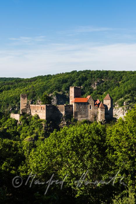 Burg Hardegg im Kessel des Thayatales