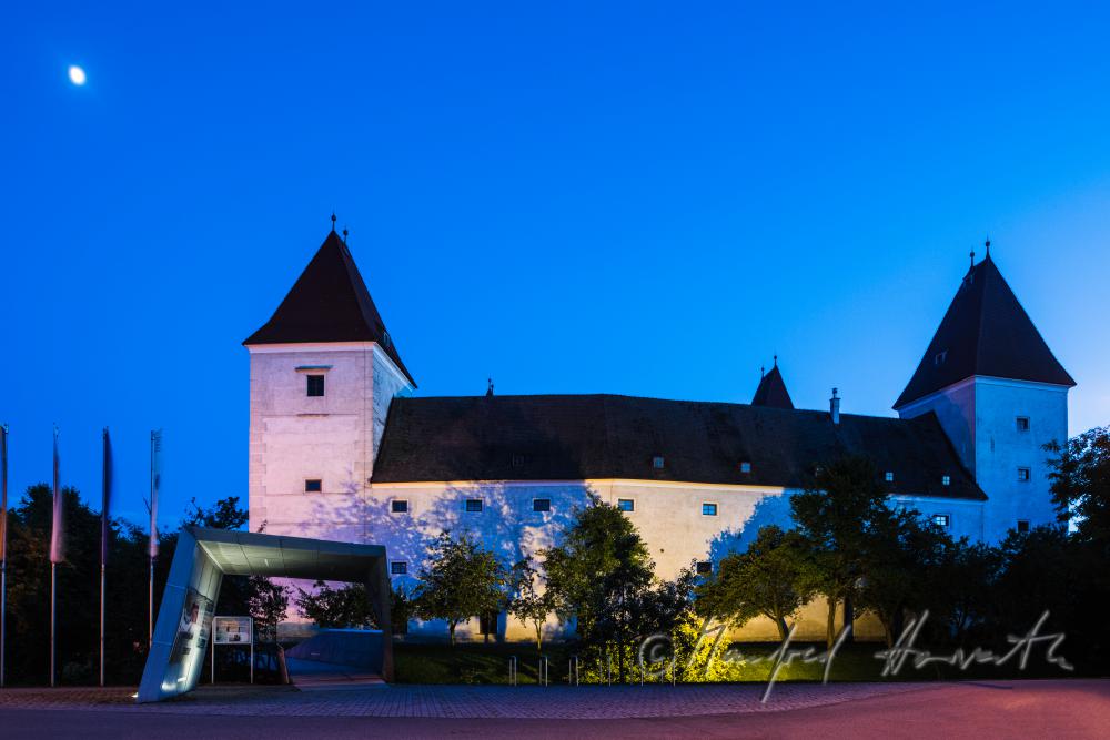 Schloss Orth und Eingang zum Nationalpark Donau Auen