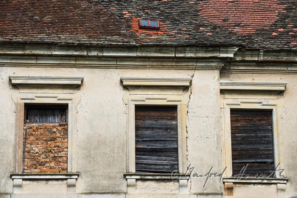 Fenster des Barock-Klassizistischen Schloss Thürnthal