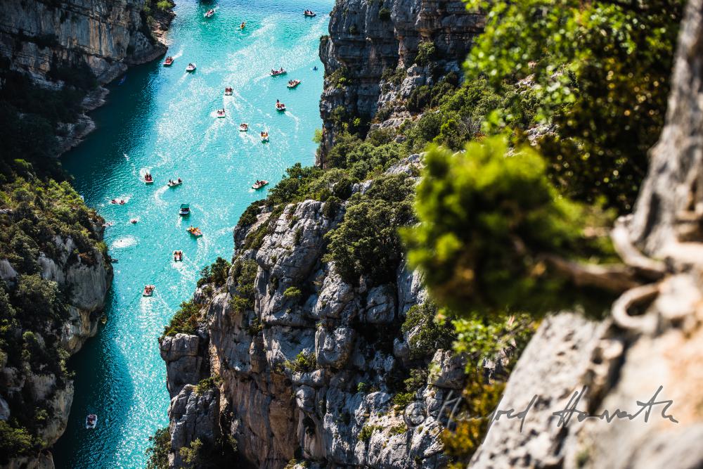 Fluss Verdon mit Ausflugsbooten beim 
