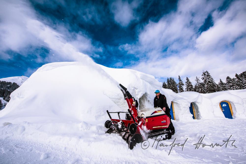Eingang zu den Iglu-Hotels im 