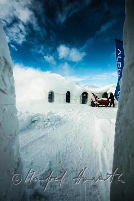 Eingang zu den Iglu-Hotels im 
