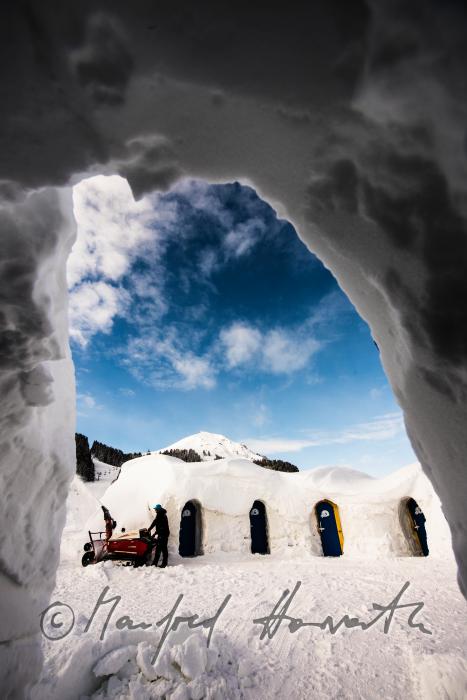 Eingang zu den Iglu-Hotels im 
