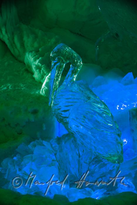 Reiher aus Eis ald Dekoration im Iglu-Hotel