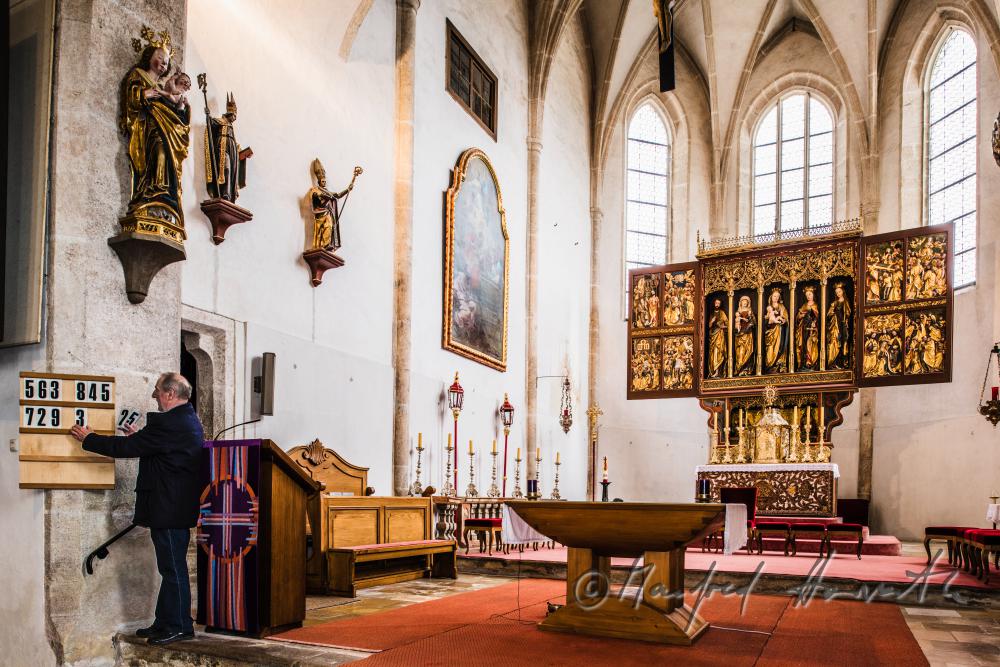 gotische Flügelaltäre und Gnadenstatue 