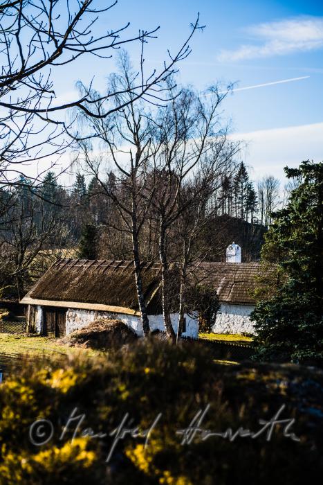 Bauernhaus mit Lehmputz und Strohdach