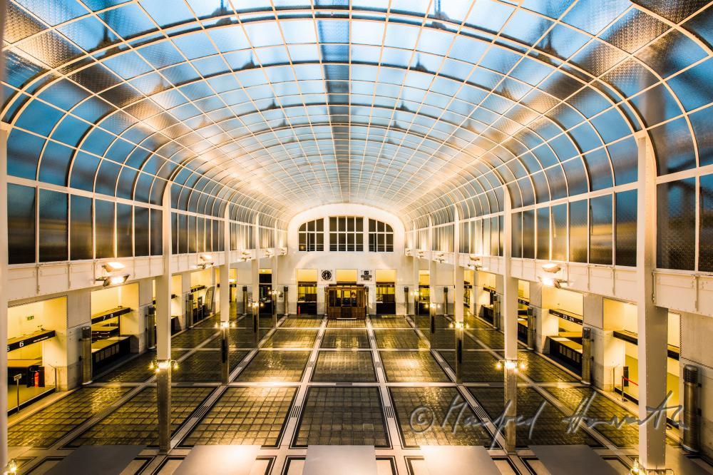 Kassensaal der Wiener Postsparkasse